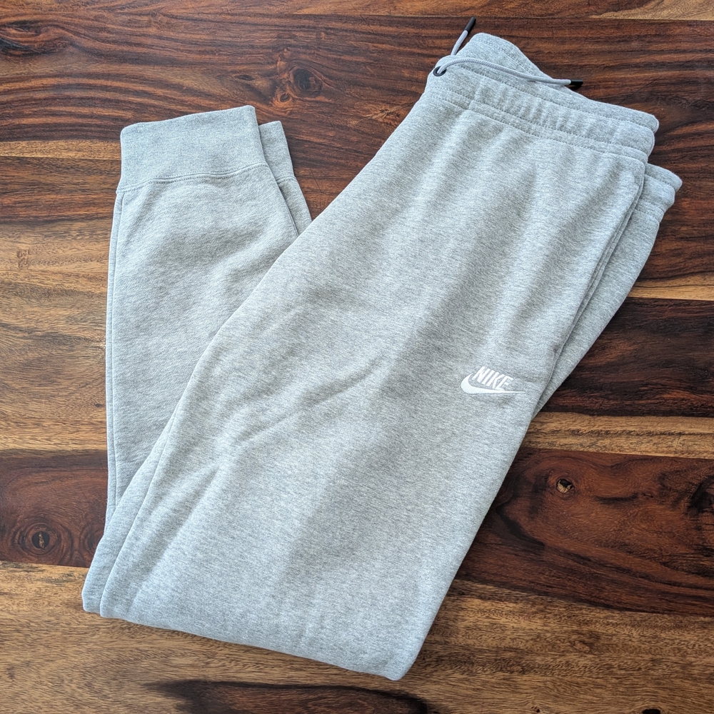 Nike Sportswear Essentials Women's Fleece Sweatpants, NWOT, Size Large